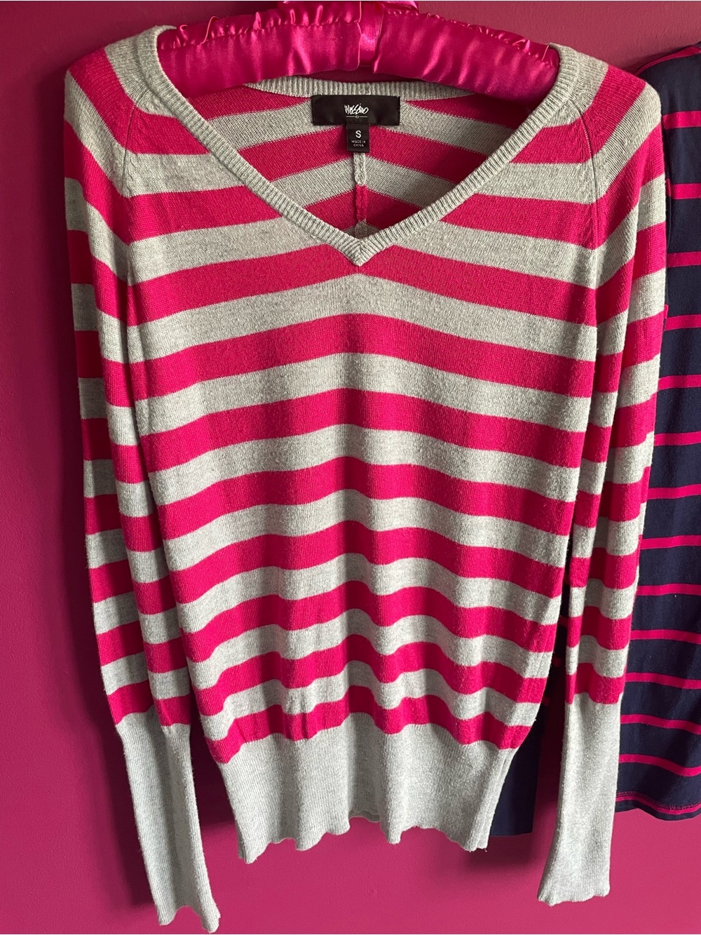 β¨2οΈβ£β¨ LongSleeve Striped V-Necks - Picture 3 of 6